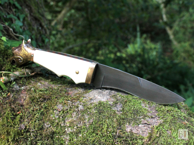 [Dog Head Pommel Knife] – O1 Tool Steel, Bronze, Micarta, Antler